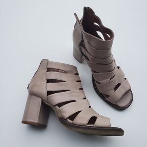 Mjus Heels 37 Block Chunky Heel Strappy Peep Toe Size 7 Tan Leather Sandal Italy